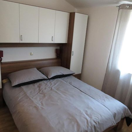Apartments Ljubicic 珀德垂那 外观 照片