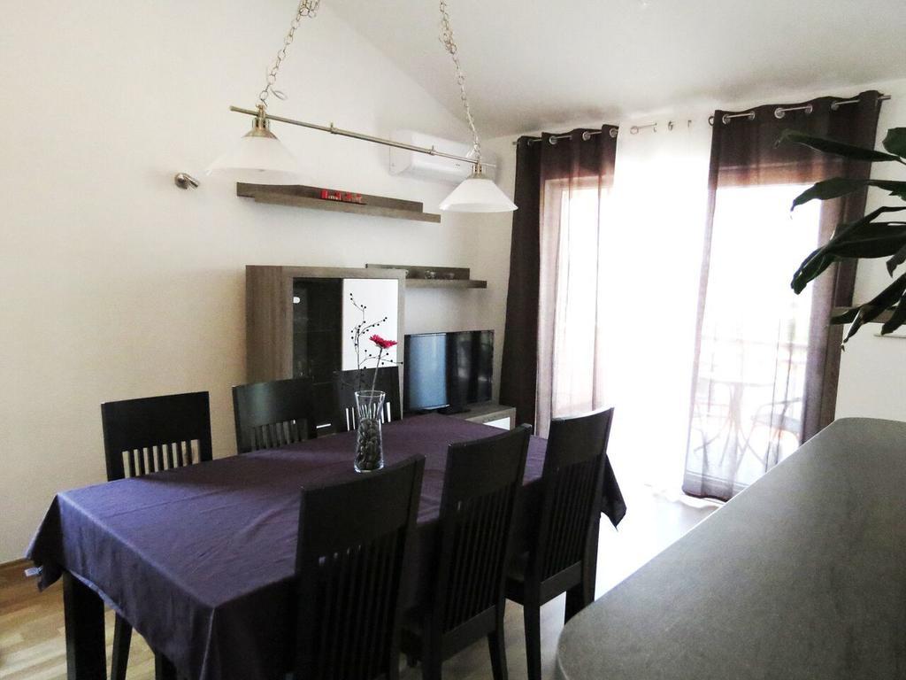 Apartments Ljubicic 珀德垂那 客房 照片