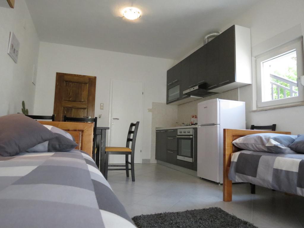 Apartments Ljubicic 珀德垂那 客房 照片