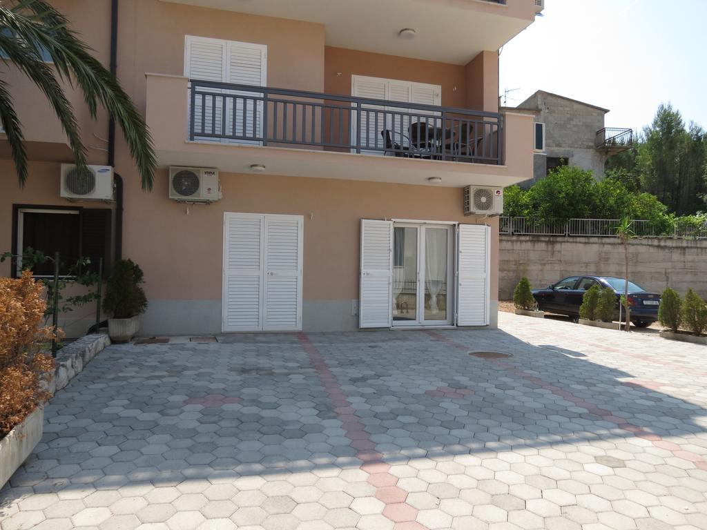 Apartments Ljubicic 珀德垂那 外观 照片