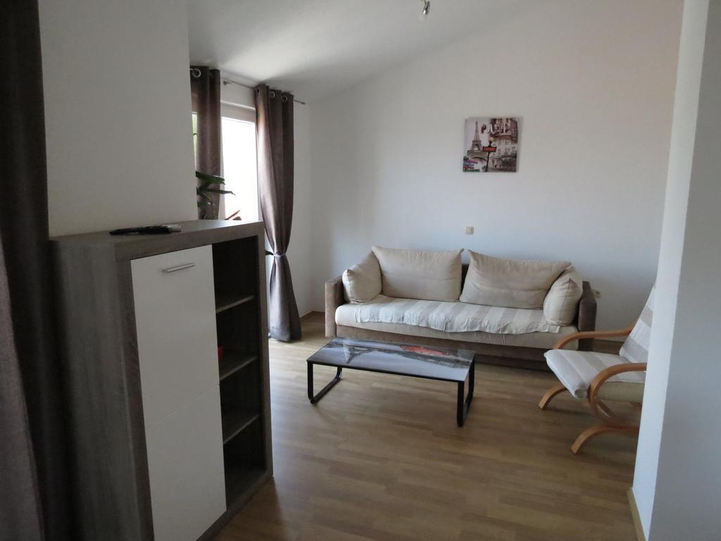 Apartments Ljubicic 珀德垂那 客房 照片