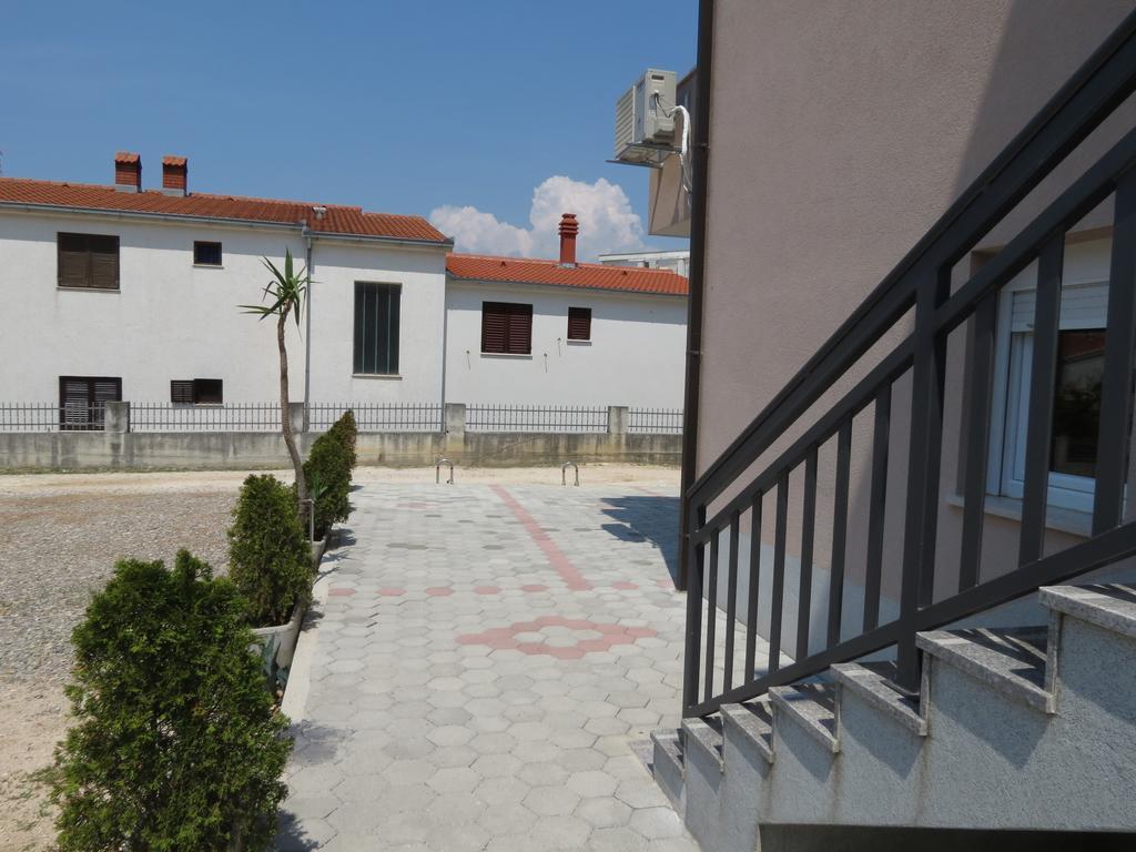 Apartments Ljubicic 珀德垂那 外观 照片